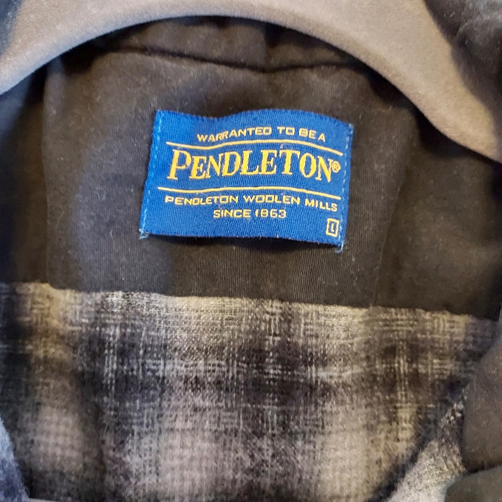 Pendleton Button Up - Picture 4 of 5